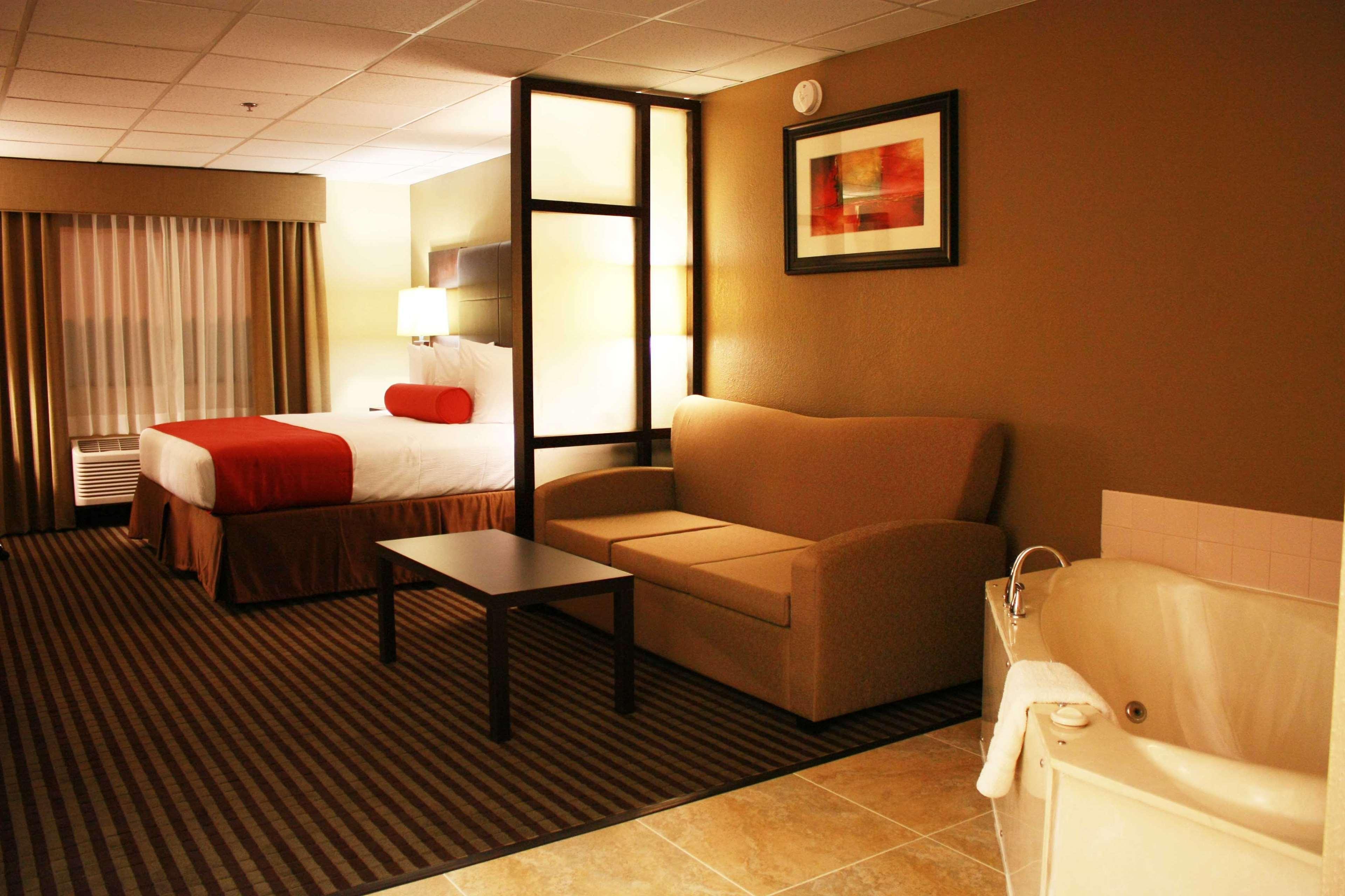 Hotel Comfort & Akron Copley