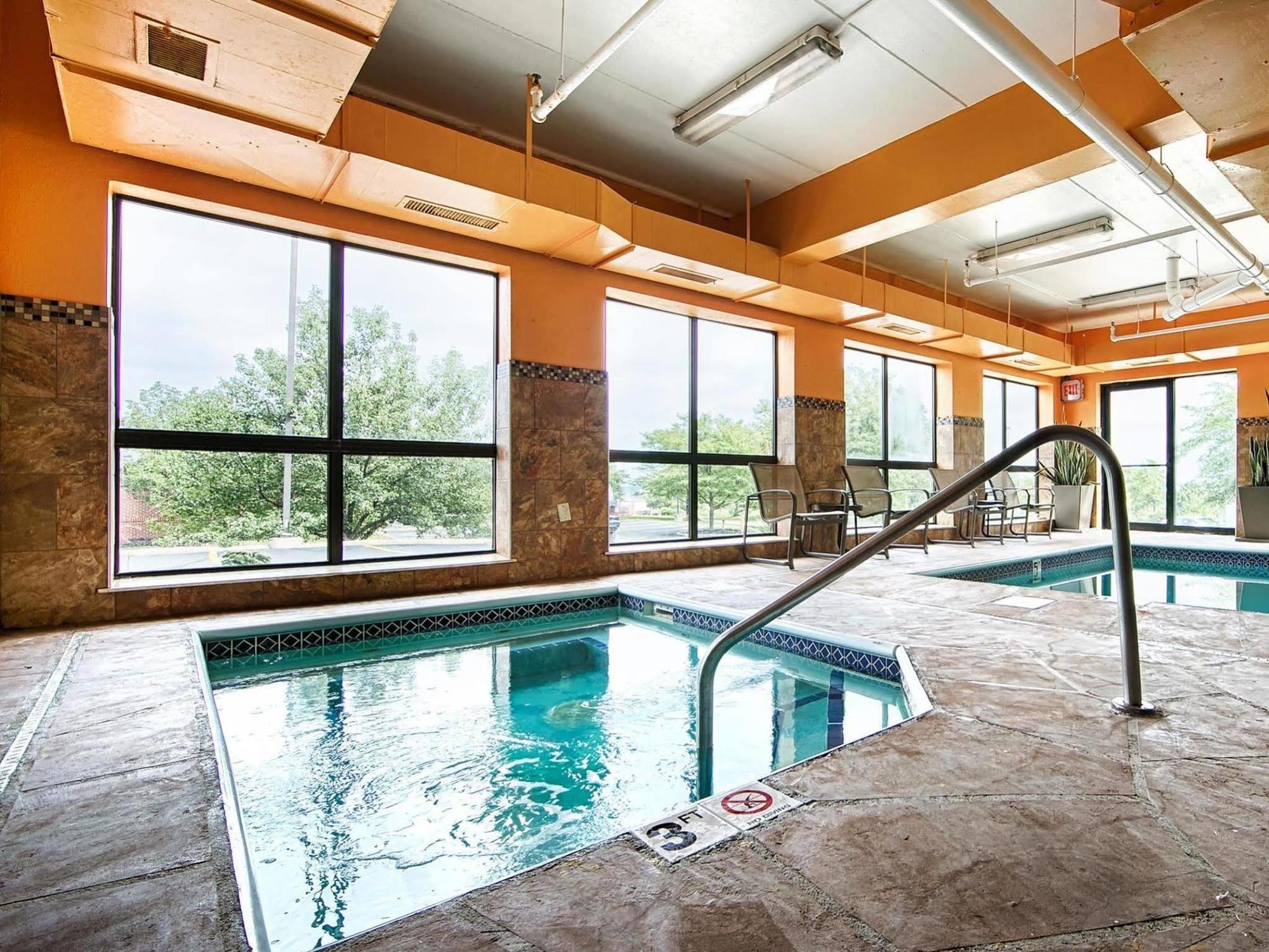 Hotel Comfort & Akron 2*