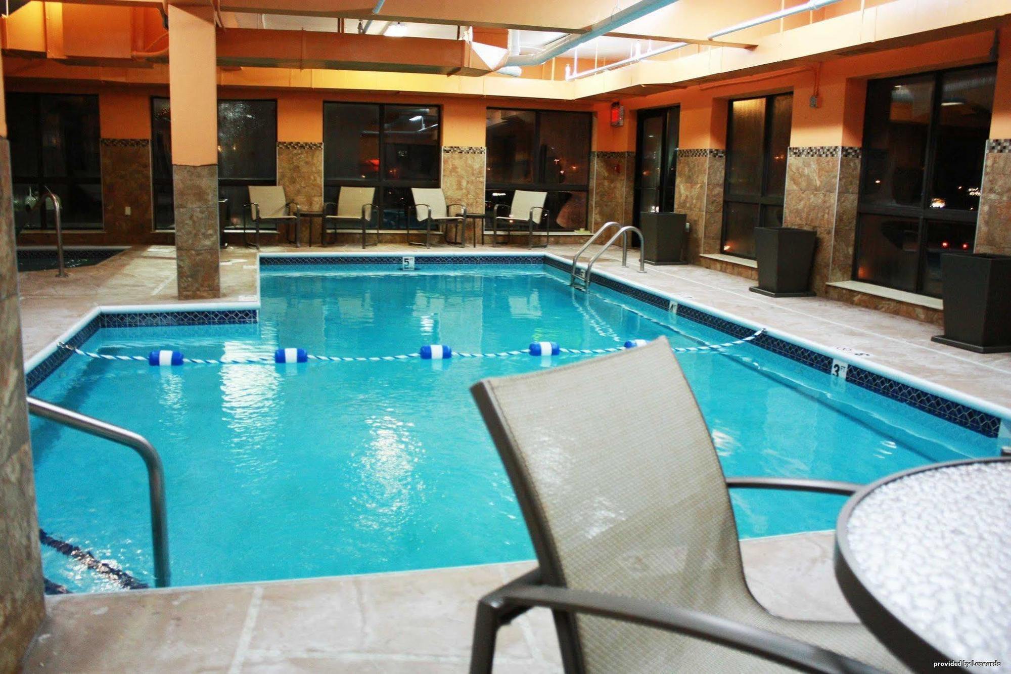 Comfort & Akron 2*
