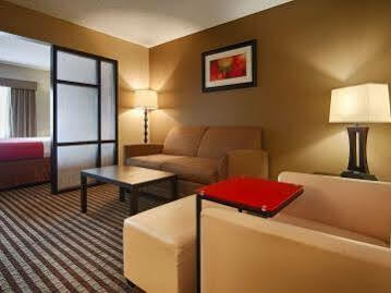 Hotel Comfort & Akron 2*